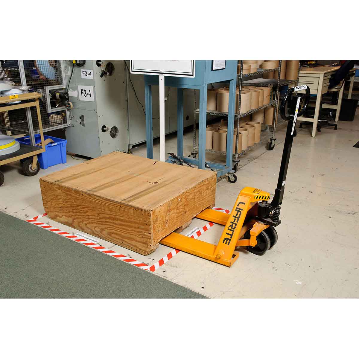 Bodenmarkierung - 101,6mm Rote und Weisse Toughstripe Polyester