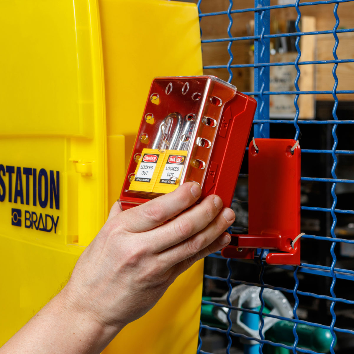 Ultrakompakter Verschlusskasten + 6 gelbe KA-Schlösser