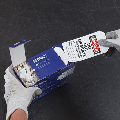 RipTag Danger Do Not Operate Sicherheitsanhänger auf Rolle