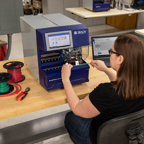 BradyPrinter A5500 Fahnen-Druckapplikator – EMEA