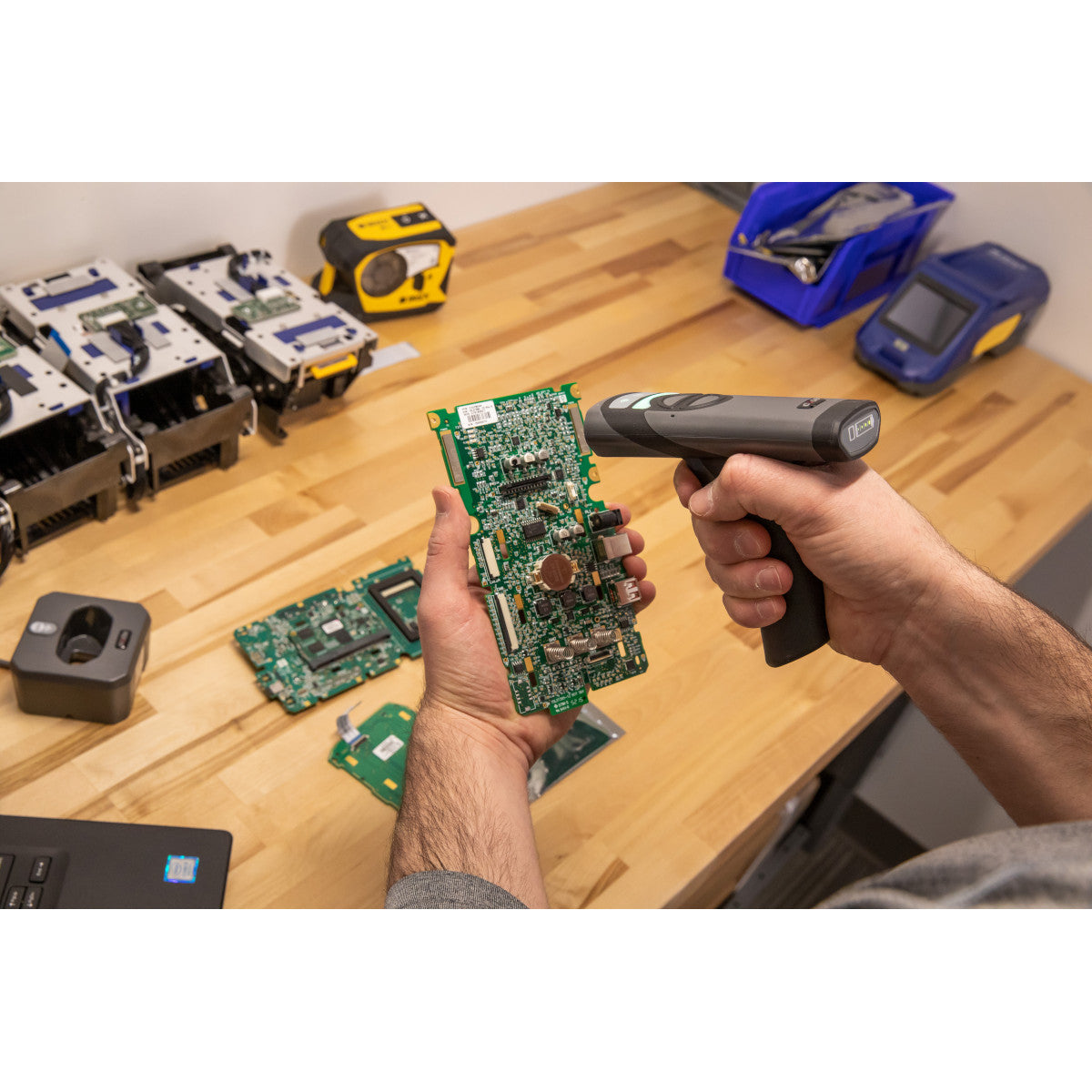 CR2700 kabelloses Hand-Barcode-Lesegerät mit Ladestation - Bluetooth, 1D, 2D, QR-Code