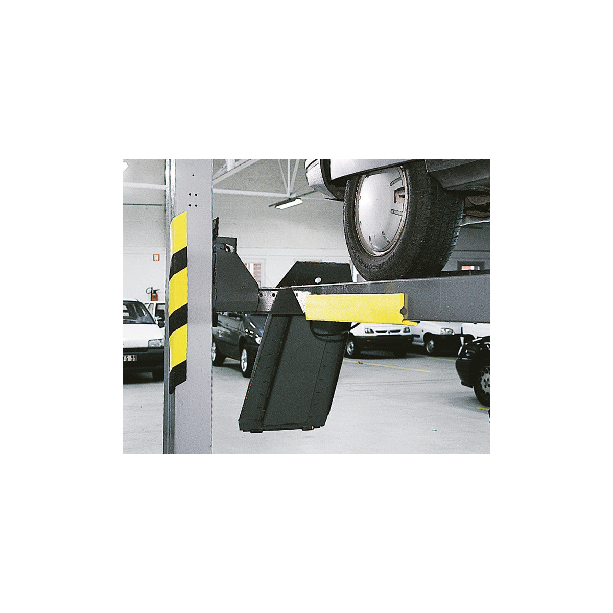 Kantenschutz, selbstklebend, 680 x 110 x 14 mm