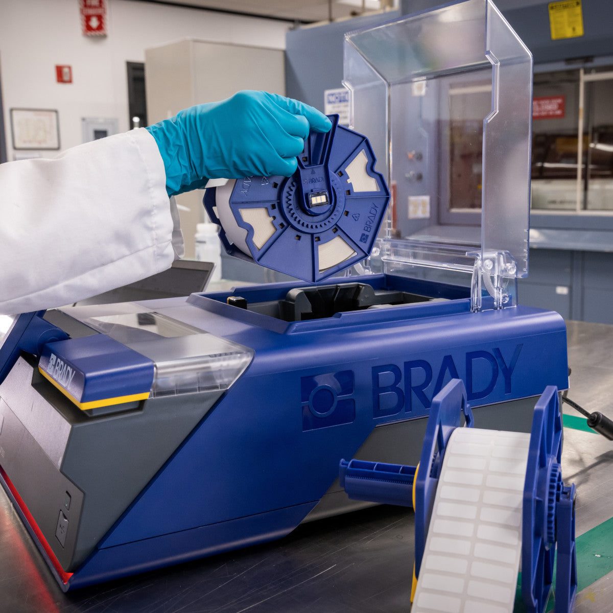 BradyJet™ J7300 Farbetikettendrucker EU + Brady Workstation-Suite