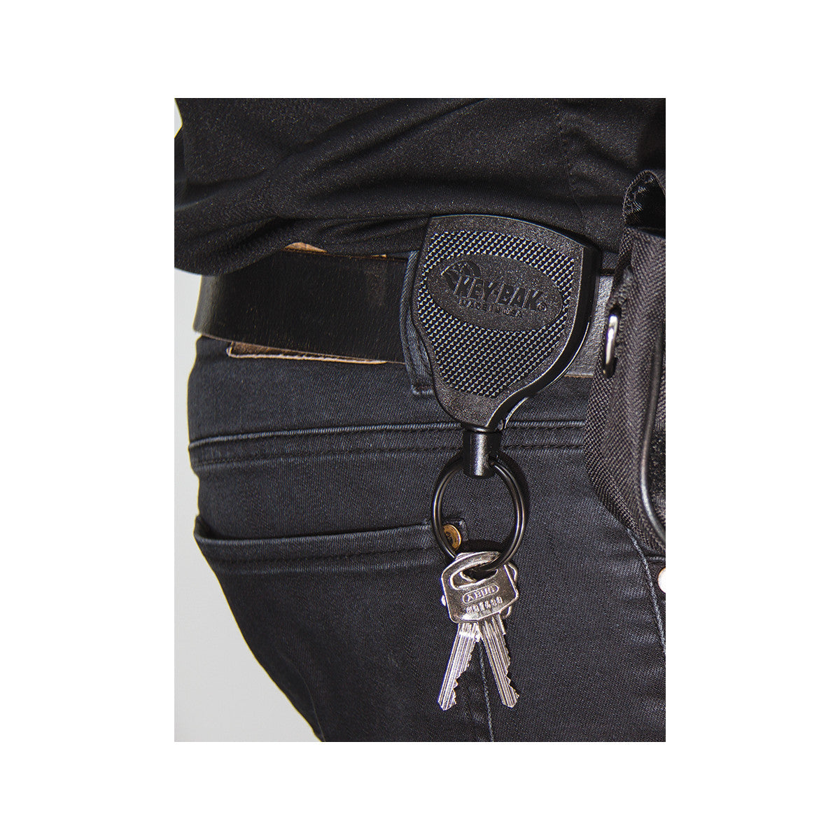 Robust, retractable key holder