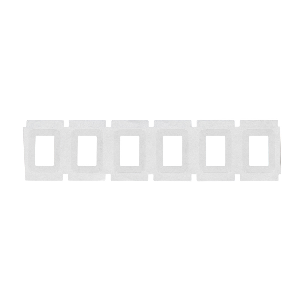 Ein transparentes Polyesteretikett mit einem durchsichtigen Kleberand