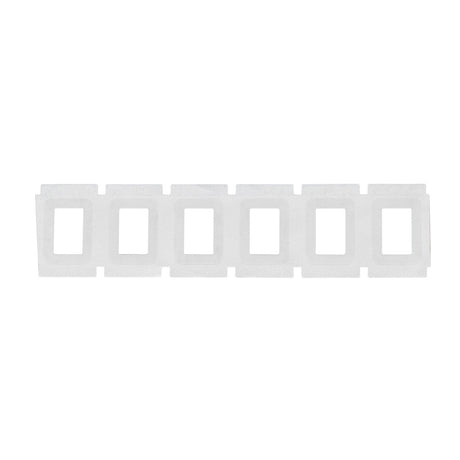 Ein transparentes Polyesteretikett mit einem durchsichtigen Kleberand