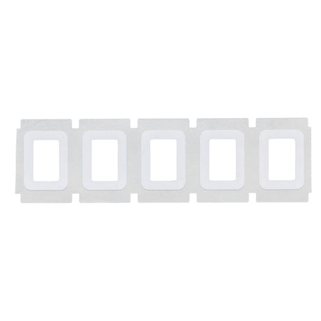 Ein transparentes Polyesteretikett mit einem weißen Kleberand