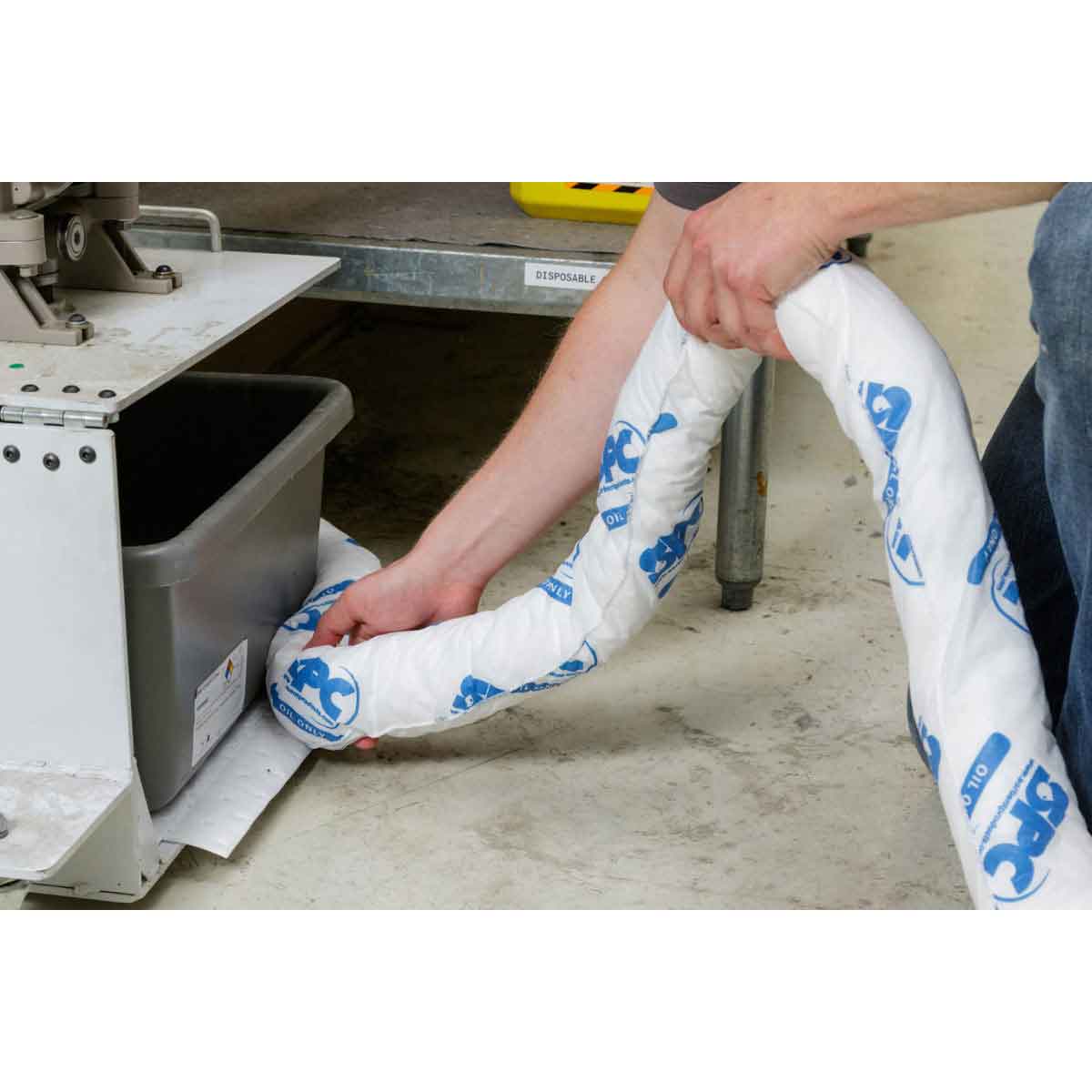 SPILL TRUCK, Ölbindend