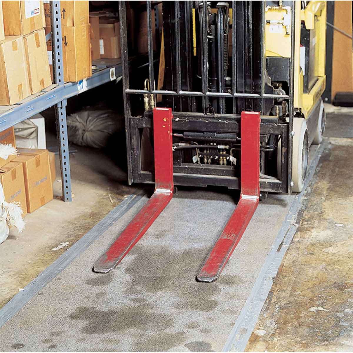 MAT, 91 cm x 91.50 m, medium weight