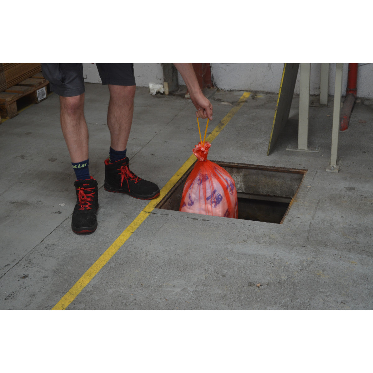 PILLOW, 36 cm x 64 cm