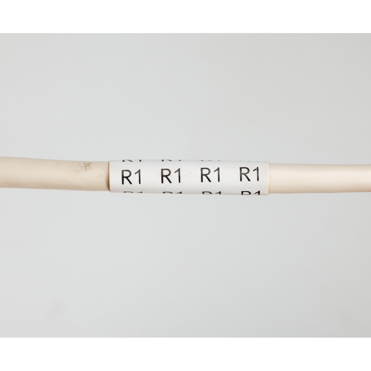 Flammhemmende Kabeletiketten für Thermotransferdrucker.