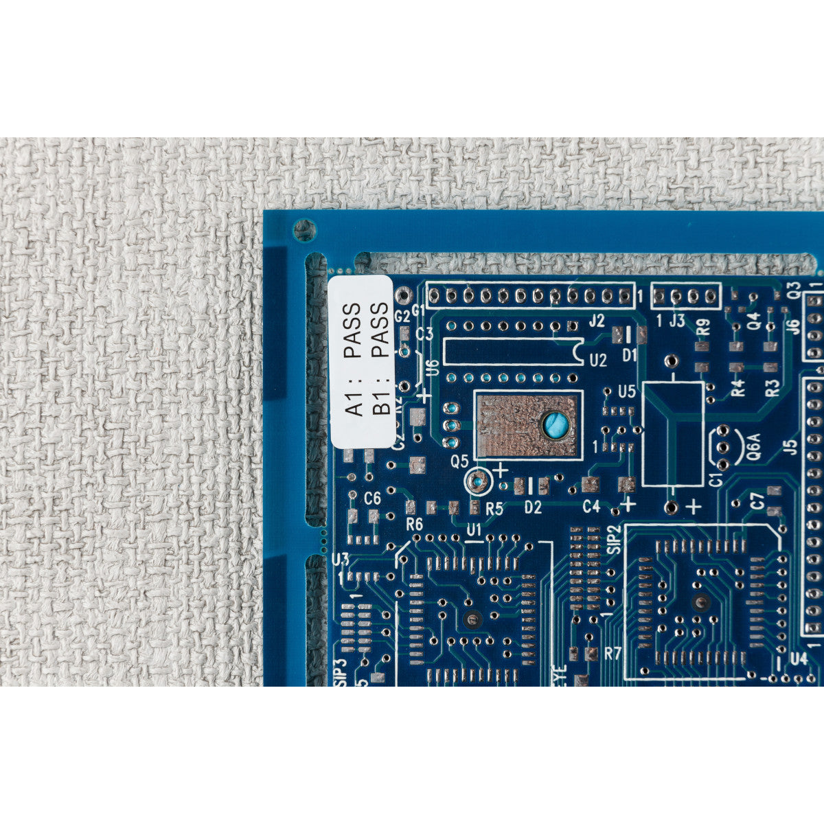 Für den Thermotransferdruck geeignete, spannungsableitende Polyimid-Etiketten