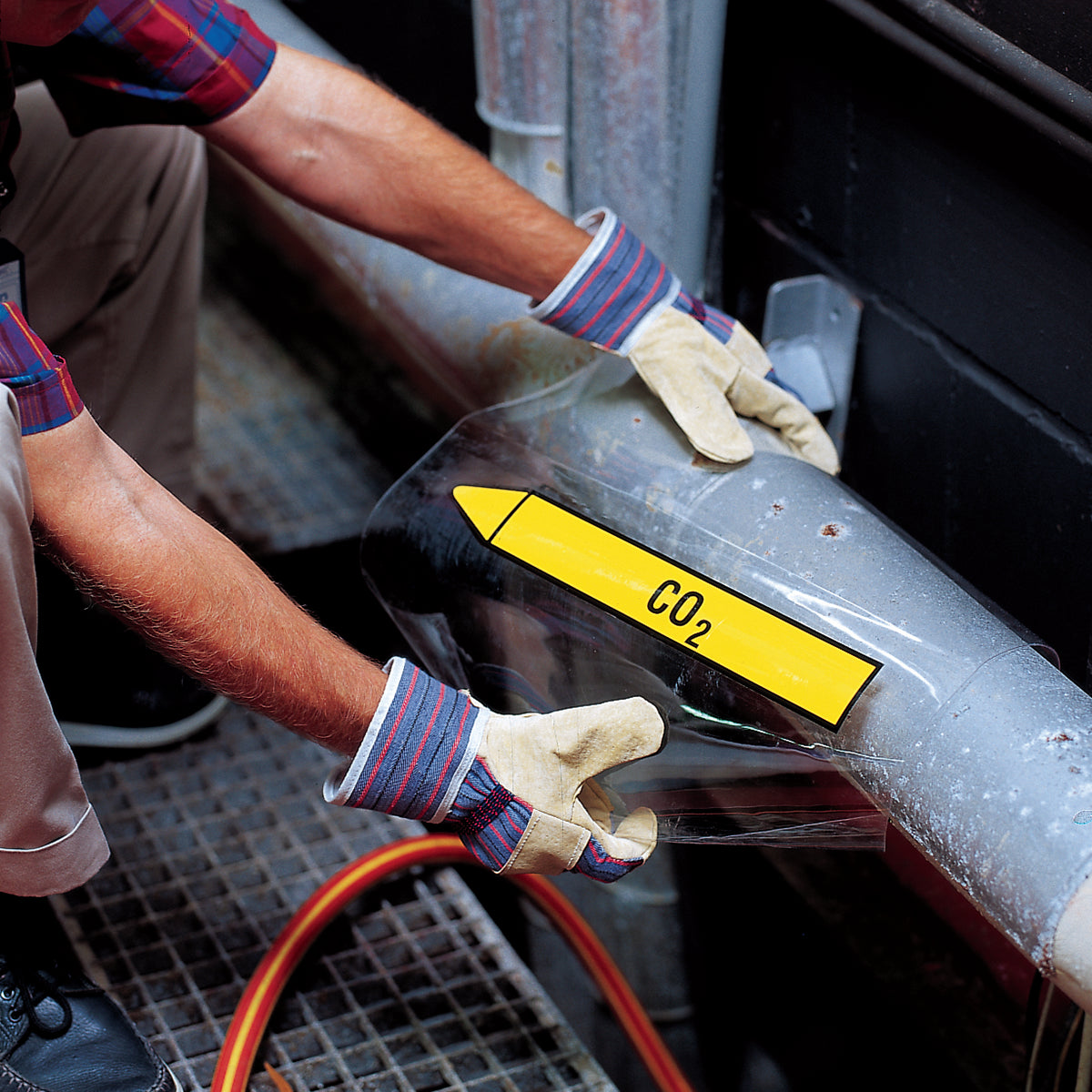 Brady Snap-On Rohrmarkierung