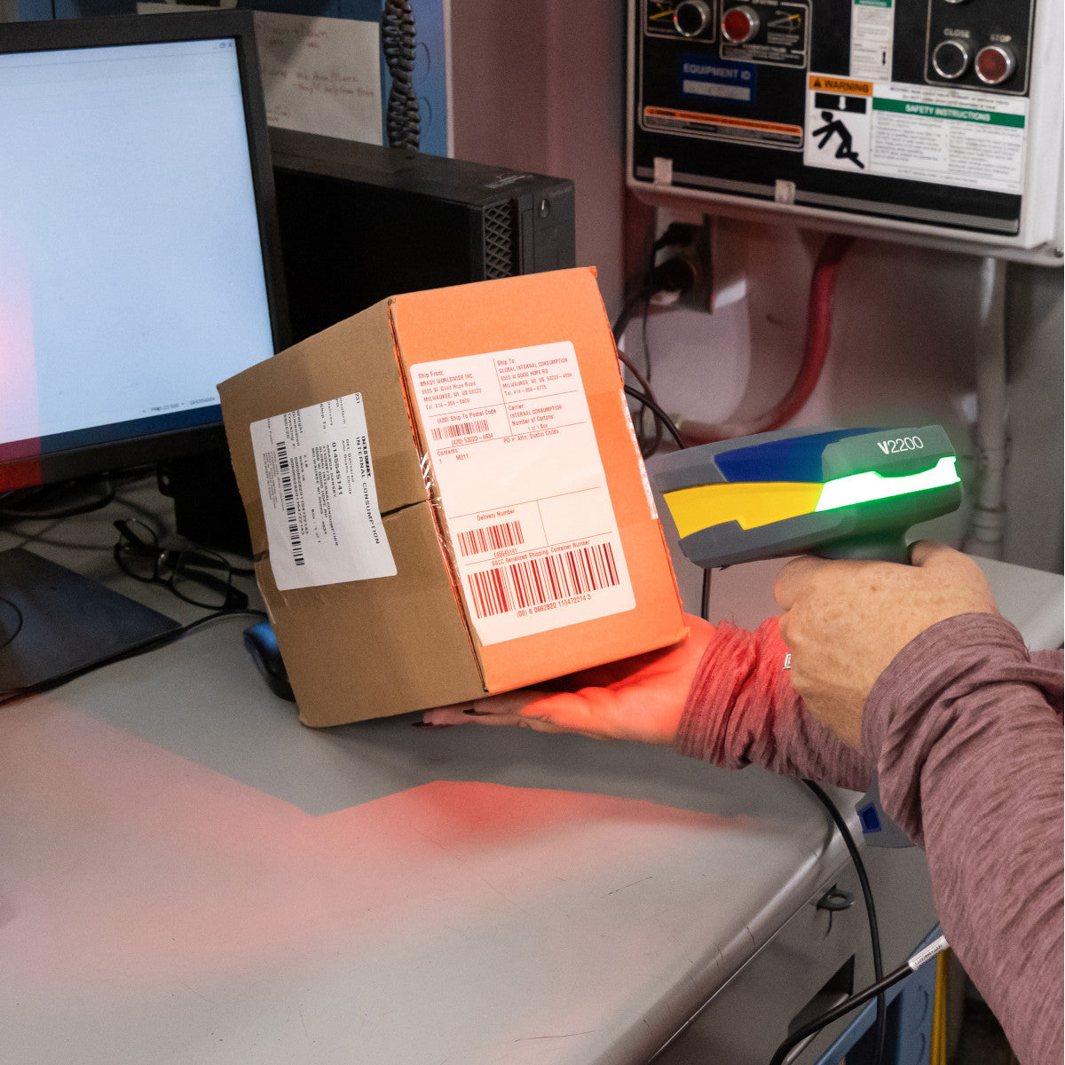 Lecteur de codes-barres filaire V2200 pour l'industrie - longueur 2 m