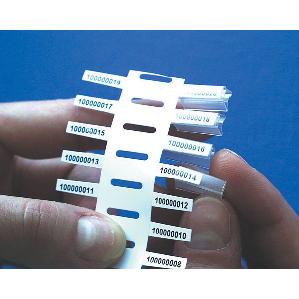 Für den Thermotransferdruck geeignete, feste DuraSleeve-Einsteckschilder für die Kabelkennzeichnung