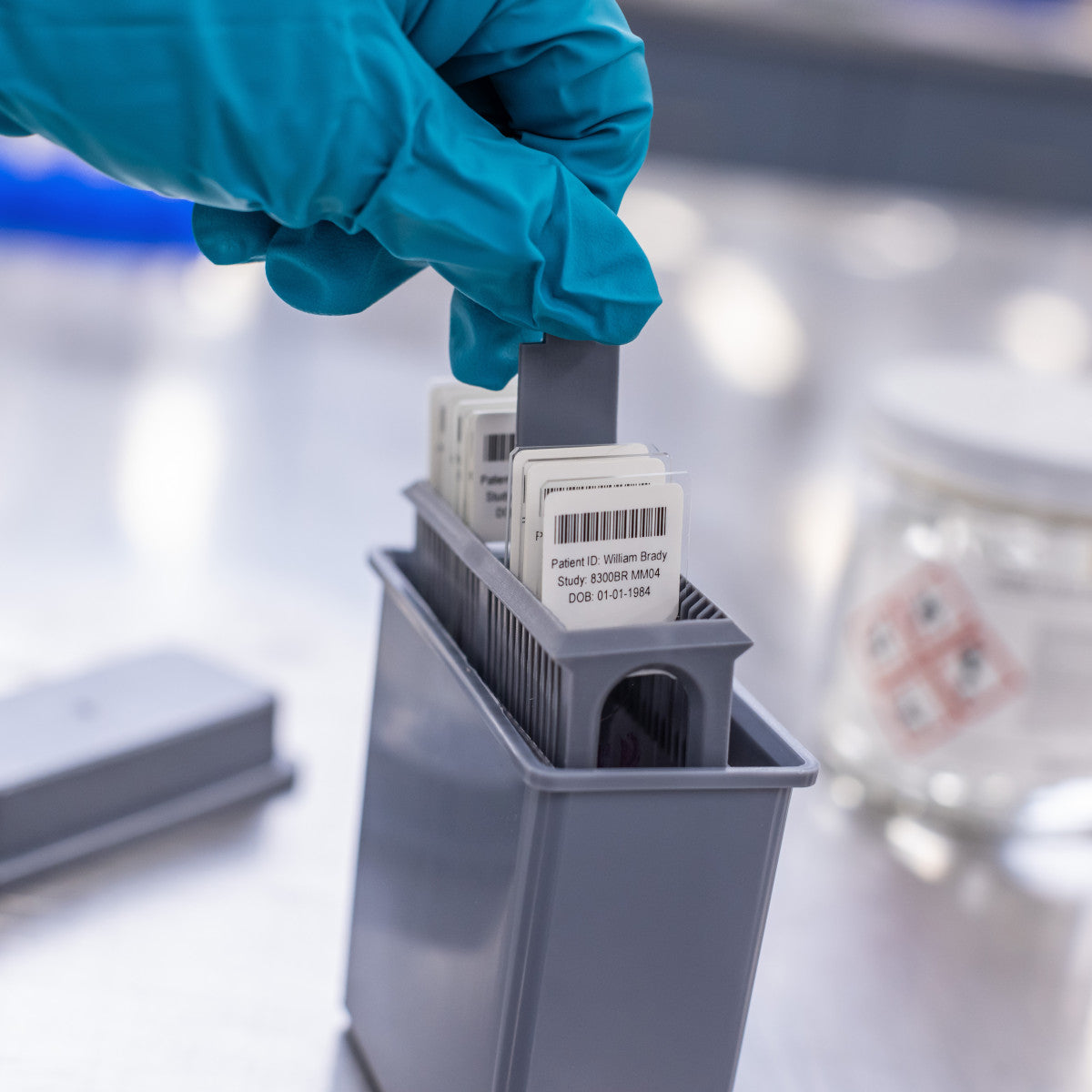 Für den Thermotransferdruck geeignete Etiketten für Gewebekassetten