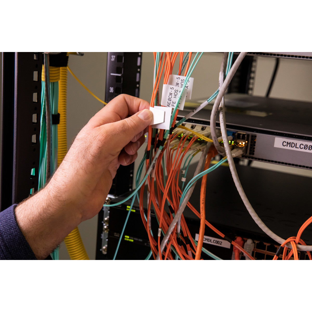 M610 M611 M710 QuickFlag™ flag labels with beveled sides for wire and cable identification