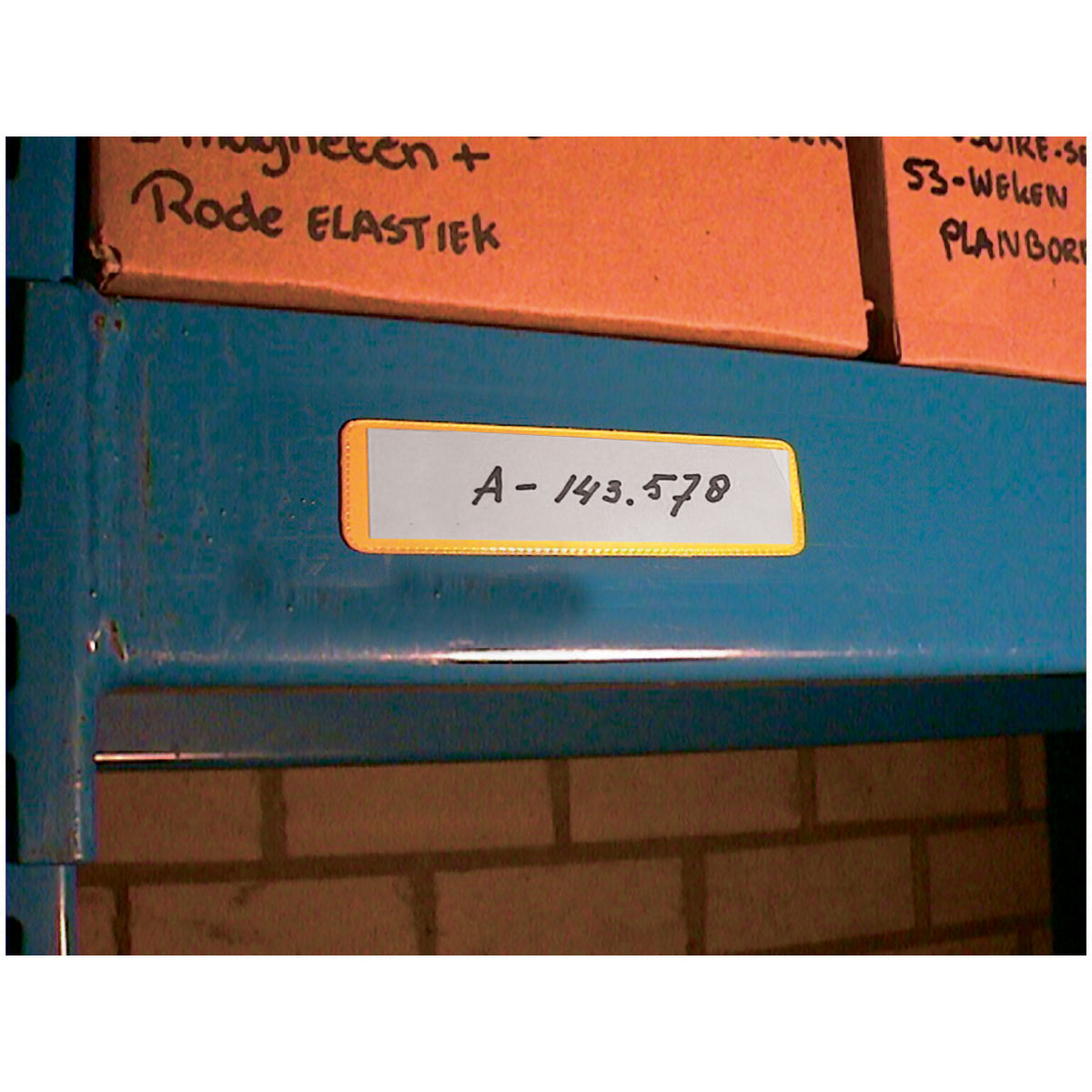 Kleine Einschubhüllen mit magnetischen Streifen