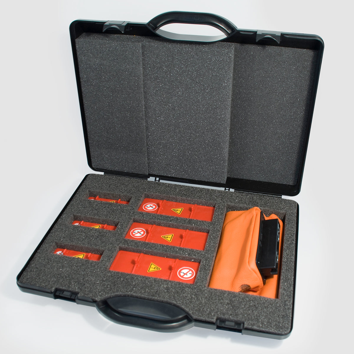 Low-voltage fuse strip set, sizes NH00 and NH1-NH3 with insulating gloves