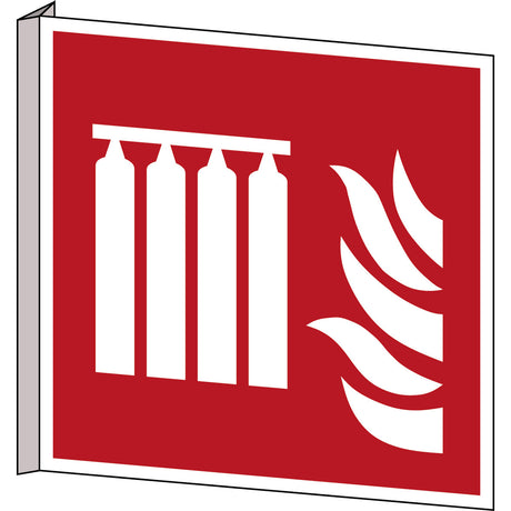 Fest eingebaute Feuerlöschmittel-Batterie – ISO 7010