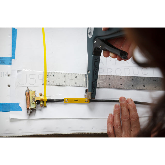 Mit Thermotransfer- oder Dot-Matrix-Druckern bedruckbarer BradyTag-Anhänger