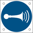 ISO-Sicherheitsschild – Akustisches Signal geben